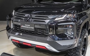 Mitsubishi Triton Absolute