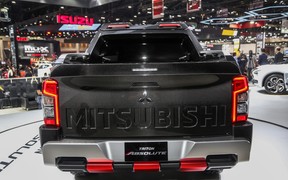 Mitsubishi Triton Absolute