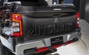 Mitsubishi Triton Absolute