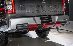 Mitsubishi Triton Absolute