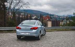 Opel Astra Sedan