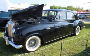 Bentley S2