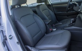 Hyundai Elantra int