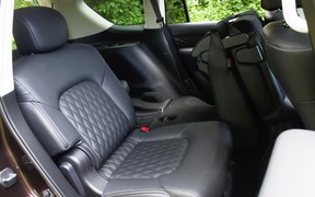 Ifiniti QX80 Seats