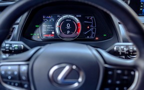 Lexus UX_int