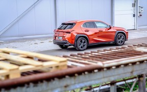 Lexus UX_ext