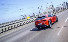 Lexus UX_ext