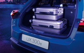 Lexus UXe