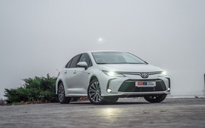 Corolla Hybrid_ext