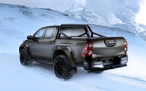 Toyota Hilux ат