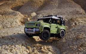 Lego Land Rover Defender