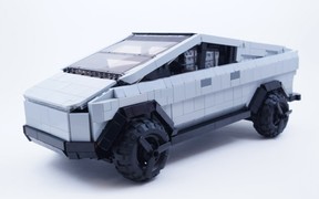 Tesla Cybertruck LEGO