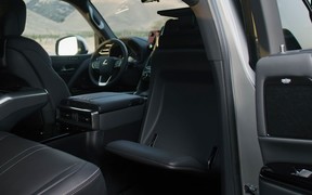 Lexus LX int