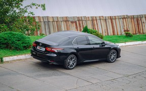 Camry_21_ext