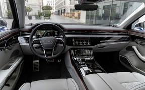 Audi A8 fl int