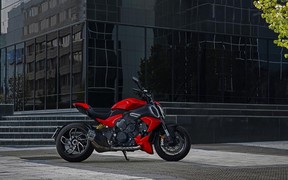 Ducati_Diavel_V4