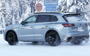 VW Touareg spy