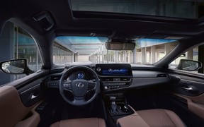 ES 300h ES 300h