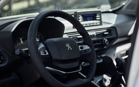 Peugeot LT int