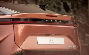Lexus RZ Ext