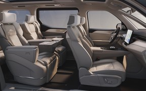 Volvo EM90_INT