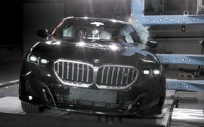 BMW G60 crash