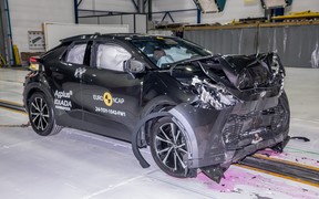 Toyota CH-R crash Toyota CH-R crash