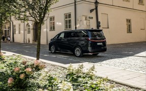 Лексус ЛМ ext Лексус ЛМ ext