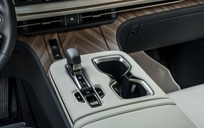 Lexus LM 4Int Lexus LM 4Int