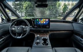 Lexus LM 7Int Lexus LM 7Int