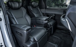 Lexus LM 7Int Lexus LM 7Int