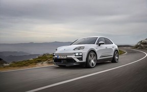 Macan EV ext