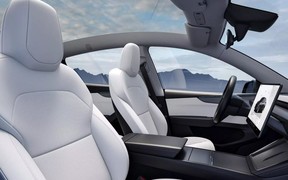 Tesla Model Y int 2025 Tesla Model Y int 2025