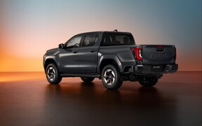 NEW Hilux BEV