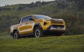 NEW Hilux_AUS