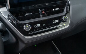 Toyota Corolla Cross Fl Test Int