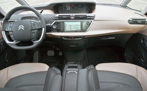 Citroen Grand C4 Picasso салон передняя панел