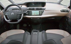 Citroen Grand C4 Picasso салон передняя панел