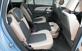 Citroen Grand C4 Picasso еще салон