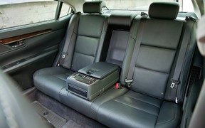 Lexus ES300h interior