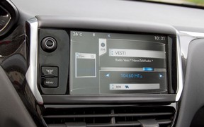 Peugeot 208 - салон Peugeot 208 - салон
