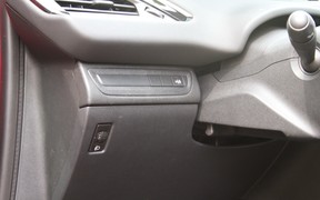 Peugeot 208 - салон Peugeot 208 - салон