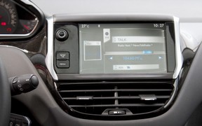 Peugeot 208 - салон Peugeot 208 - салон