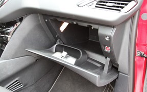 Peugeot 208 - салон Peugeot 208 - салон