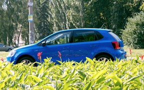 Peugeot 208 & VW Polo - rear view Peugeot 208 & VW Polo - rear view