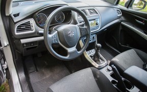 Suzuki SX4 - салон