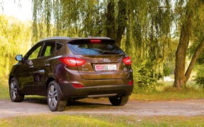 Hyundai ix35 + Mazda CX-5 Hyundai ix35 + Mazda CX-5