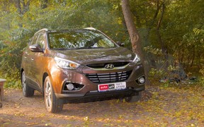 Hyundai ix35 + Mazda CX-5 Hyundai ix35 + Mazda CX-5