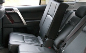 Toyota Prado - средний ряд Toyota Prado - средний ряд