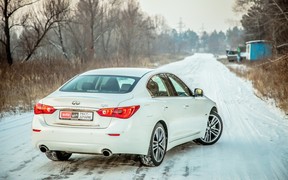 Infiniti Q50 - внешность сзади